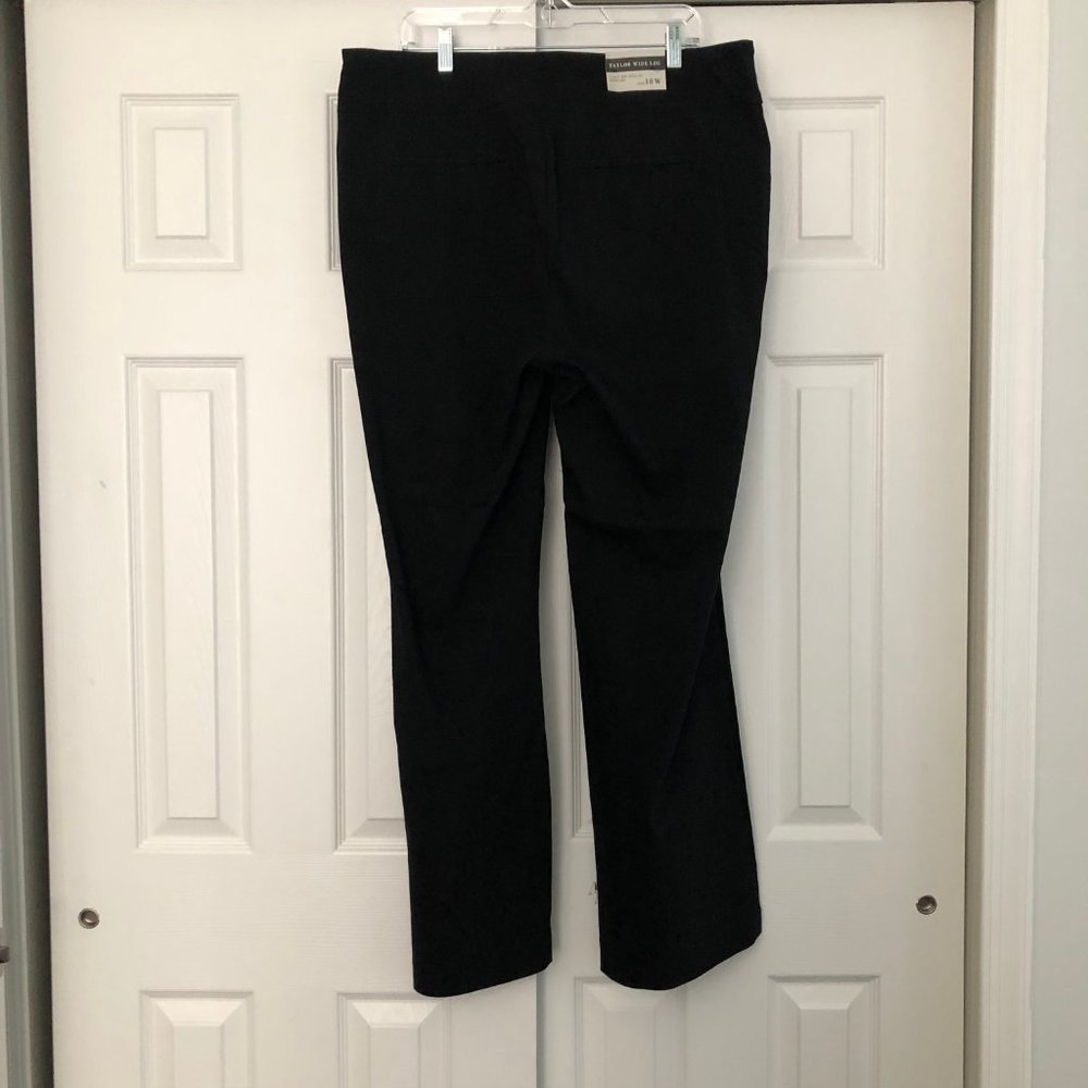 NWT Lord & Taylor Woman “Taylor" Wide Leg Pull-On Full Length Black Pants